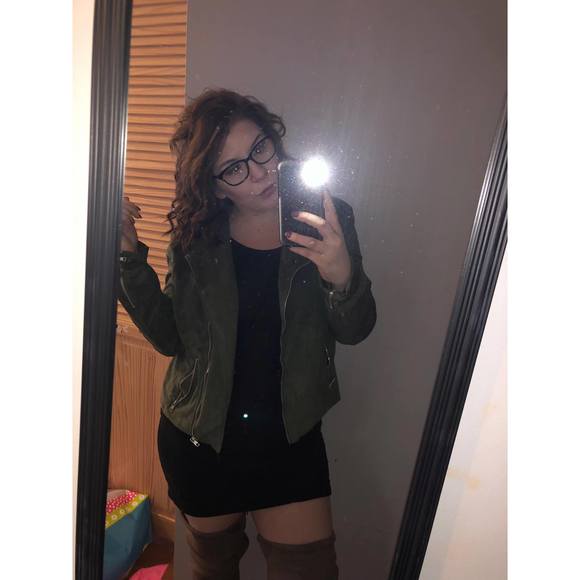 Meet your Posher, Kaylee - Picture 1 of 1